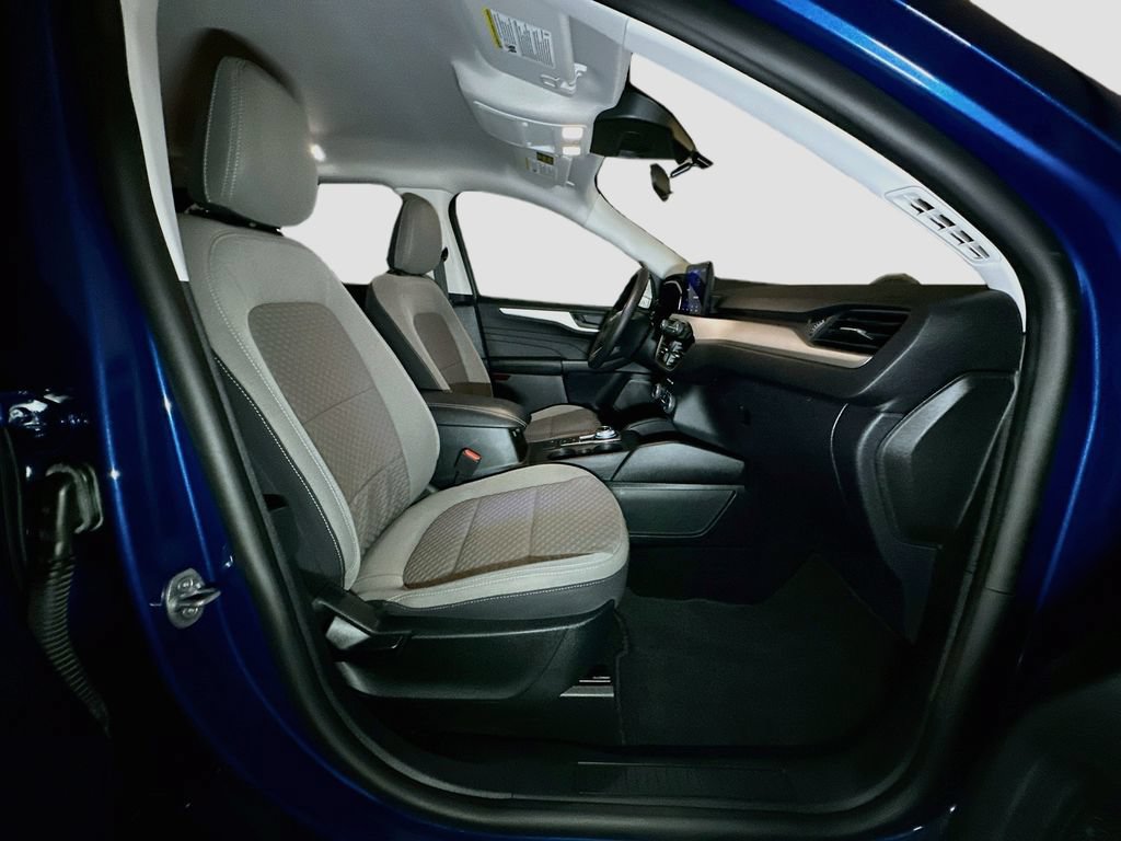 Certified 2022 Ford Escape SE AWD/4WD image 37
