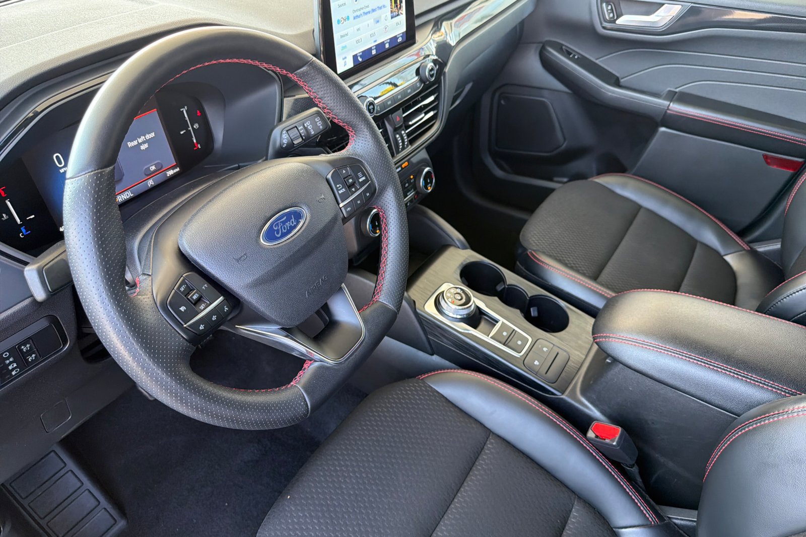 Certified 2025 Ford Escape ST-Line Select AWD/4WD image 10