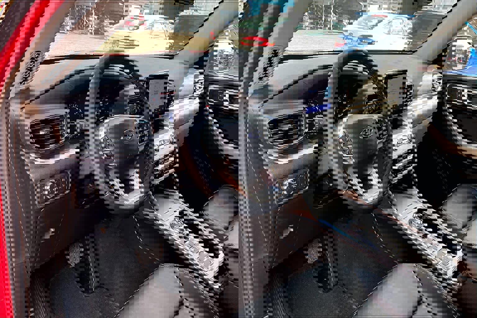 Certified 2022 Ford Explorer XLT w/ Equipment Group 202A image 19