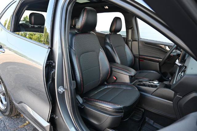Certified 2024 Ford Escape ST-Line w/ Tech Pack #1 AWD/4WD image 24