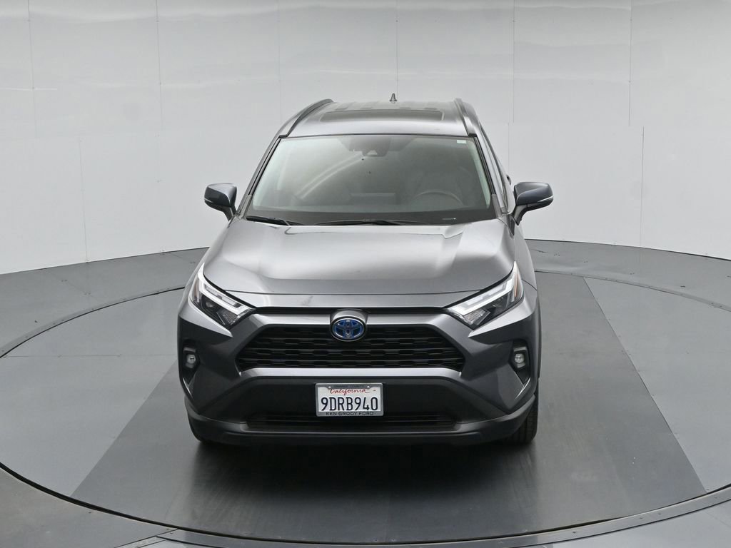 Used 2022 Toyota RAV4 XLE Premium image 29
