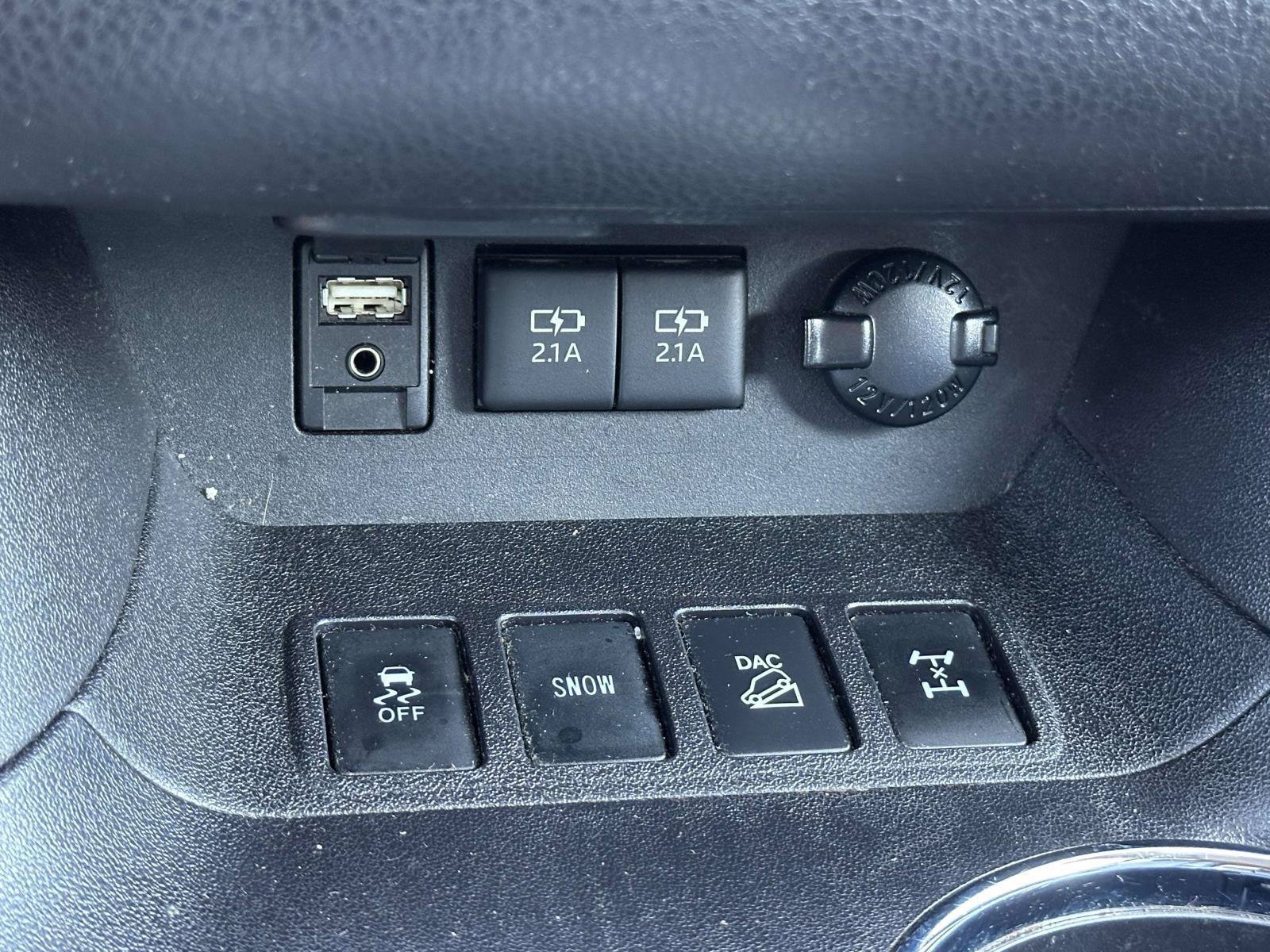 Used 2018 Toyota Highlander Limited AWD/4WD image 20