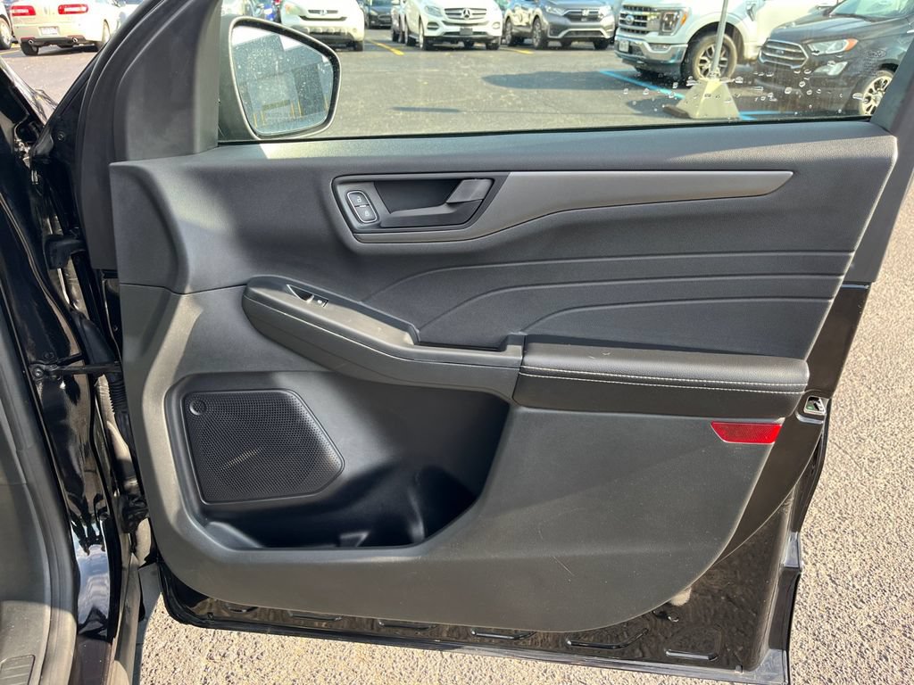 Certified 2023 Ford Escape Active AWD/4WD image 21