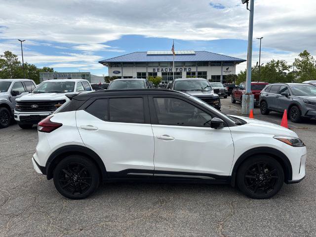Used 2022 Nissan Kicks SR w/ Premium Package FWD image 4