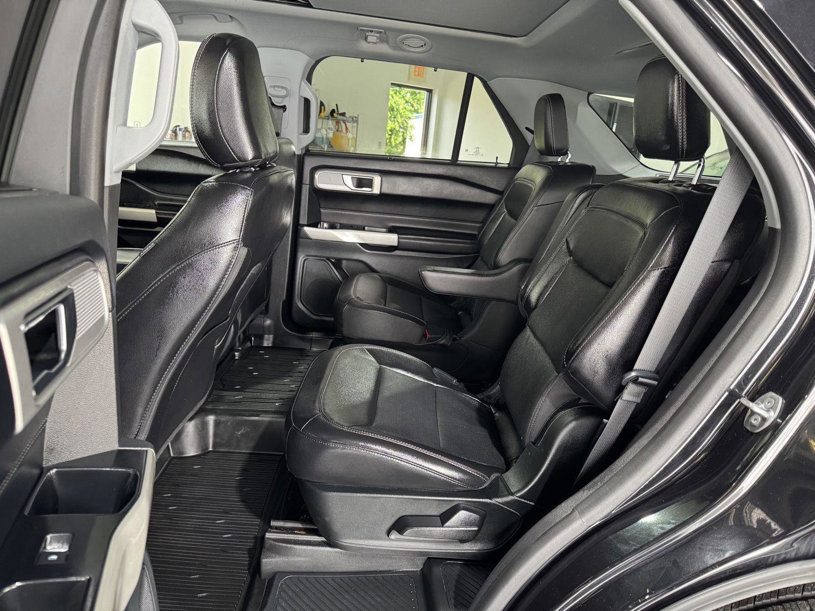 Certified 2022 Ford Explorer Limited w/ Equipment Group 301A AWD/4WD image 25