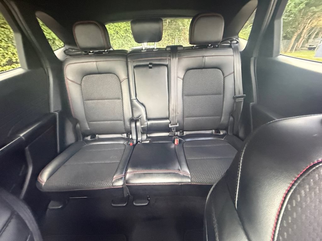 Certified 2025 Ford Escape ST-Line Select AWD/4WD image 22