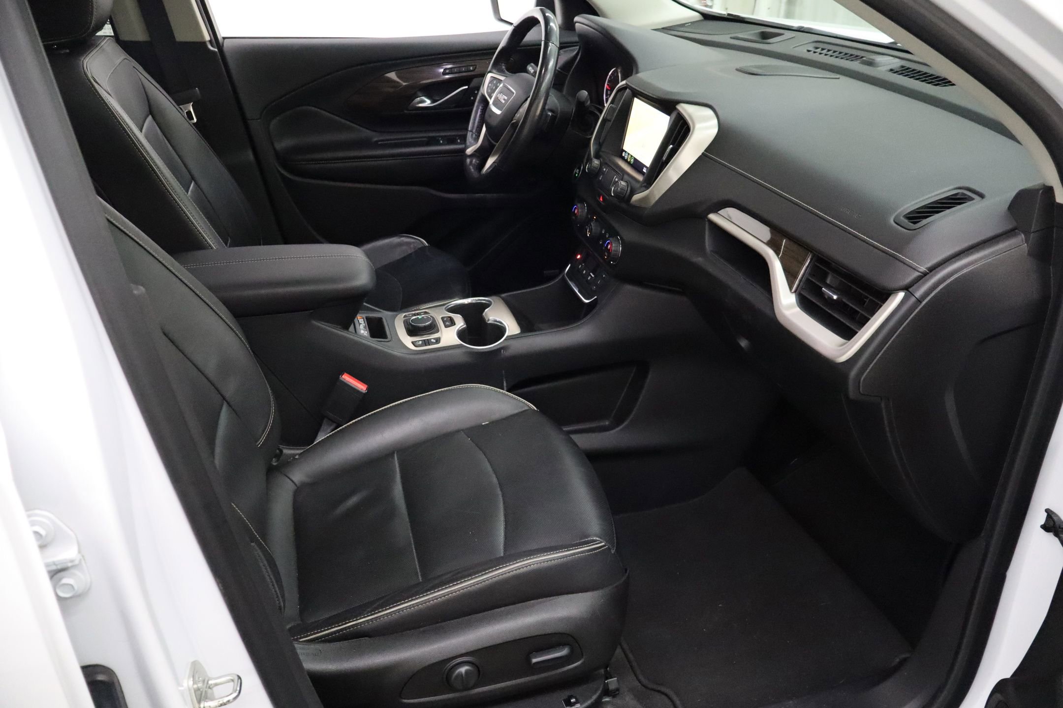 Used 2019 GMC Terrain Denali w/ Advanced Safety Package image 30