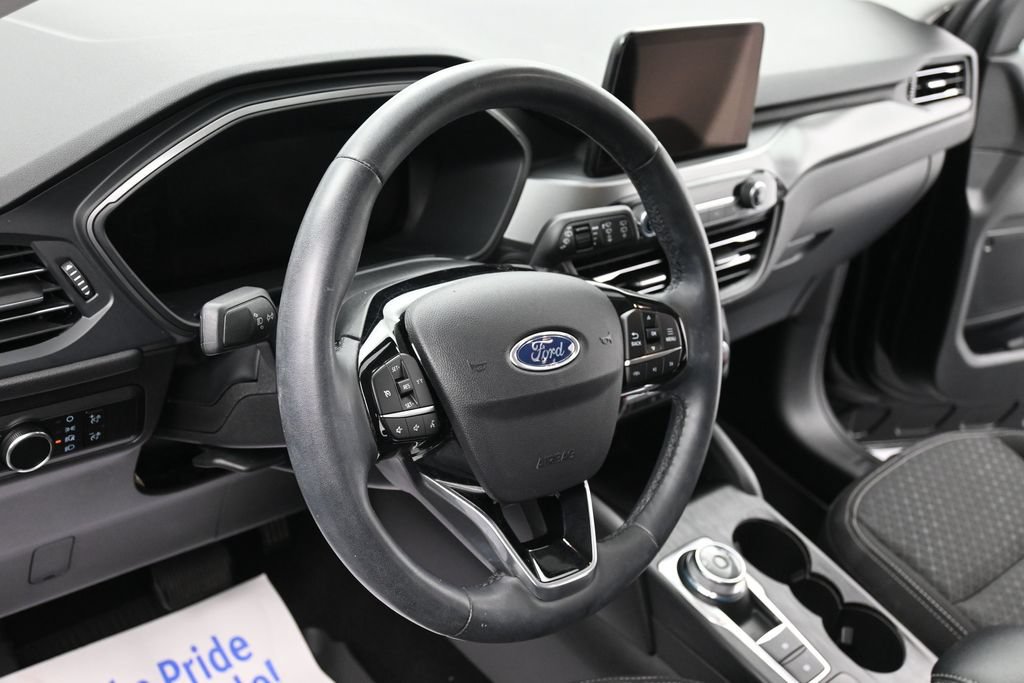 Certified 2025 Ford Escape Active w/ Cold Weather Package AWD/4WD image 14