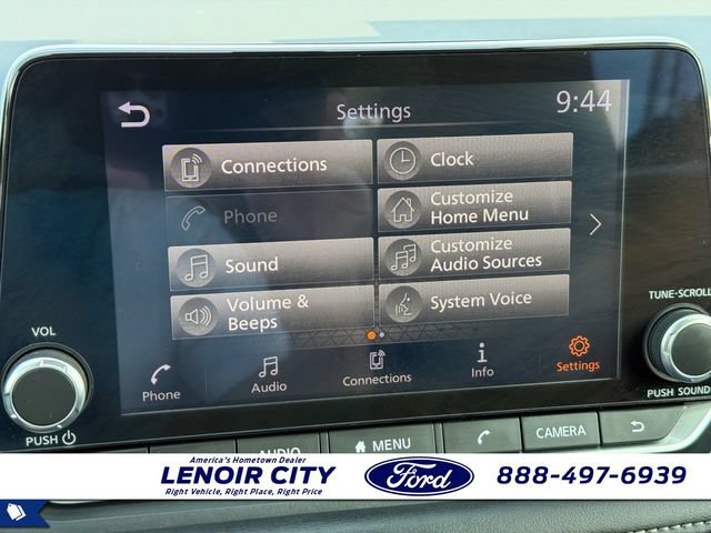 Used 2024 Nissan Rogue S AWD/4WD image 25