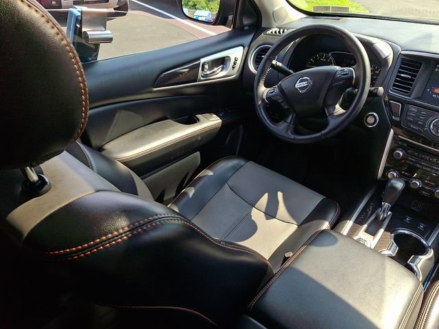 Used 2019 Nissan Pathfinder SL AWD/4WD image 17