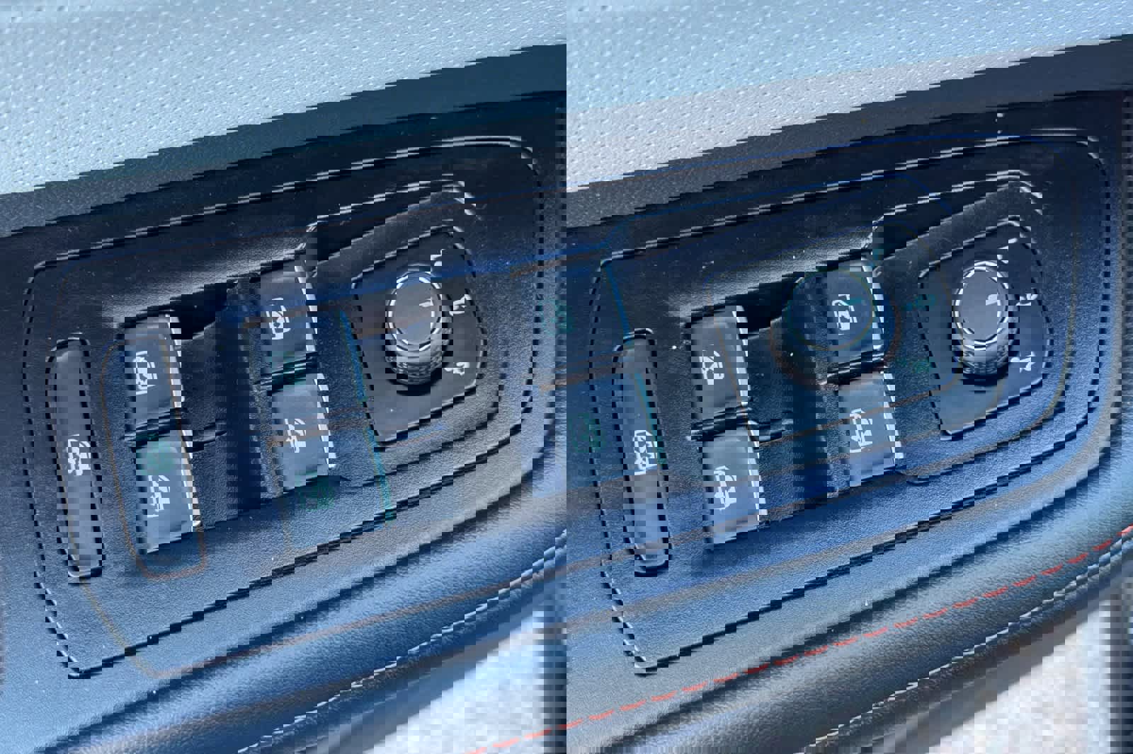 Used 2025 Volkswagen Atlas Peak Edition SE image 13