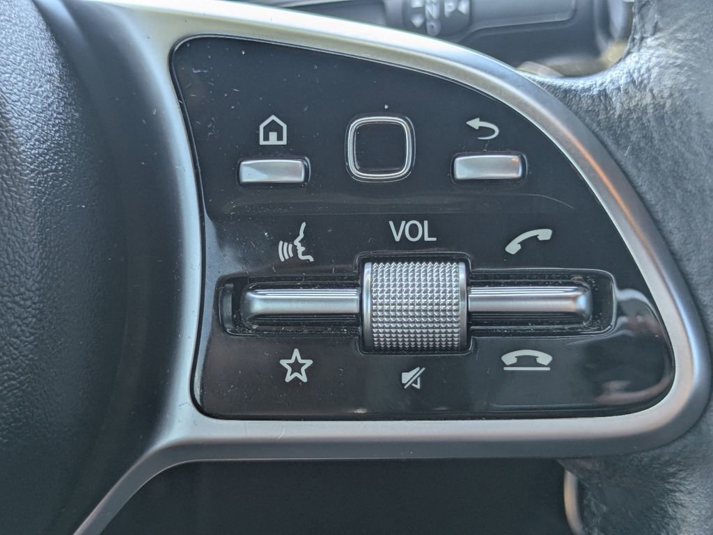 Used 2021 Mercedes-Benz GLB 250 image 24