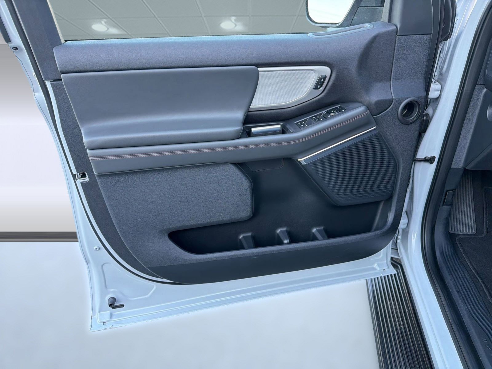 Certified 2025 Ford Expedition Max Active AWD/4WD image 19