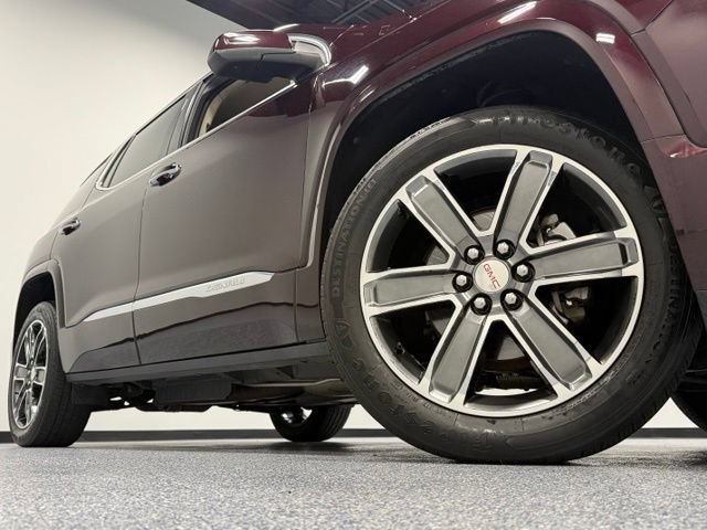 Used 2017 GMC Acadia Denali w/ Technology Package AWD/4WD image 3