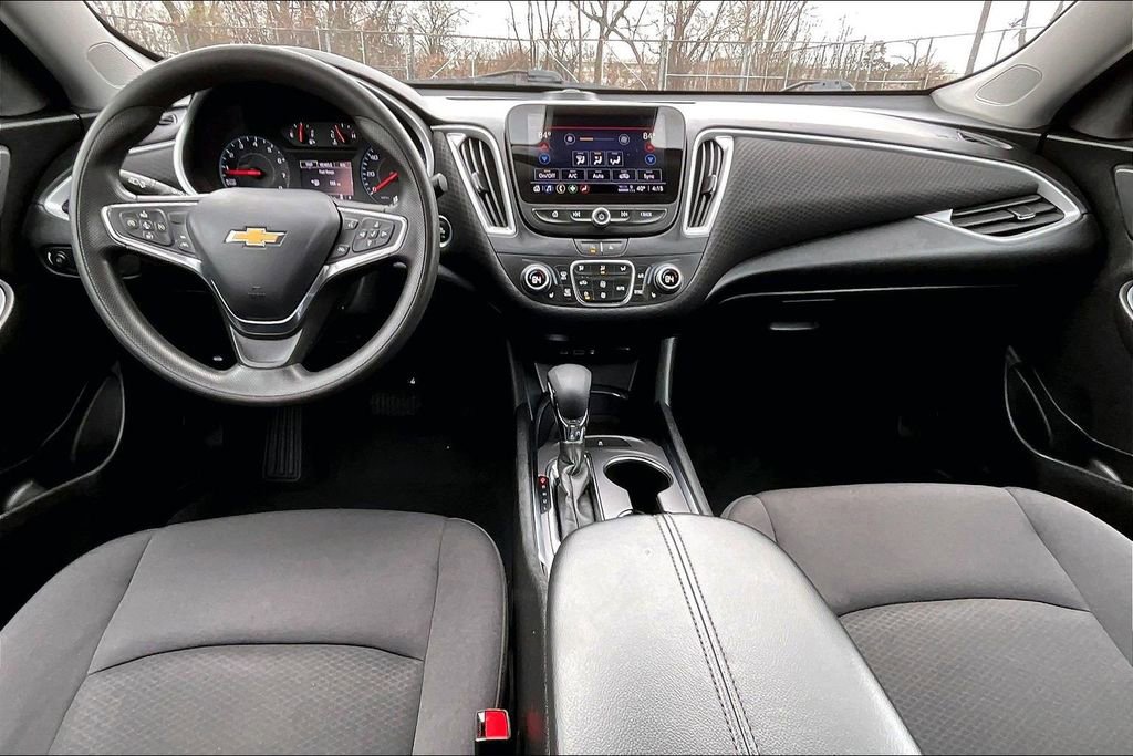 Used 2023 Chevrolet Malibu LT image 14