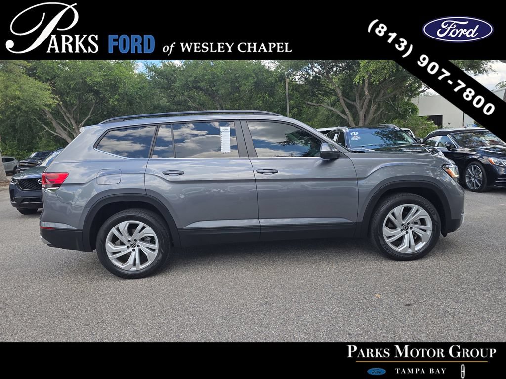 Used 2023 Volkswagen Atlas SE w/ Panoramic Sunroof Package FWD image 3