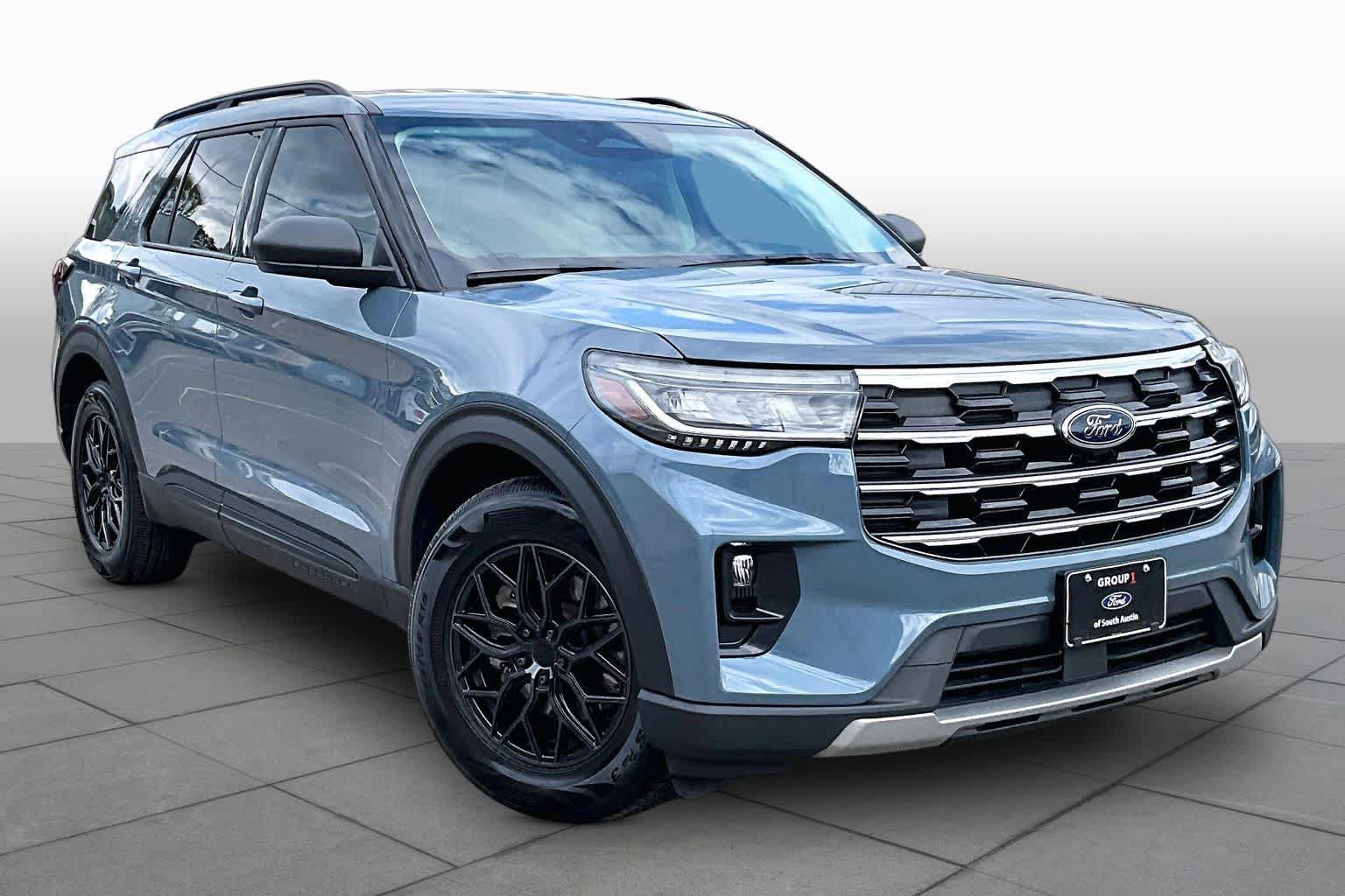 Certified 2025 Ford Explorer Active w/ Active Comfort Package RWD image 3
