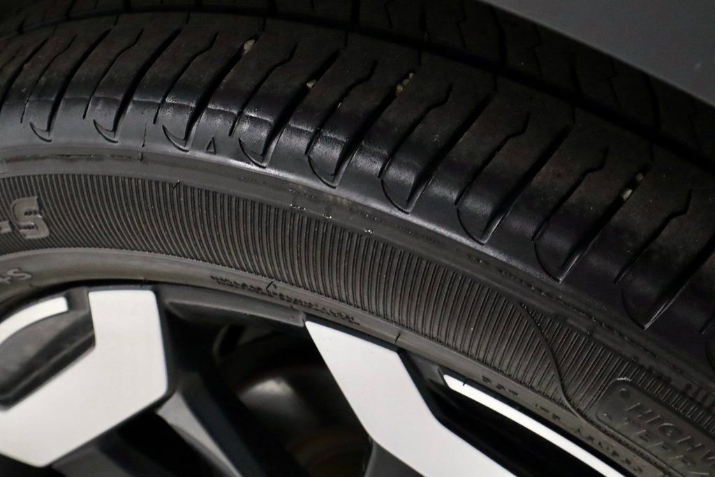 Used 2023 Kia Telluride EX w/ EX Captain's Chair Package image 21