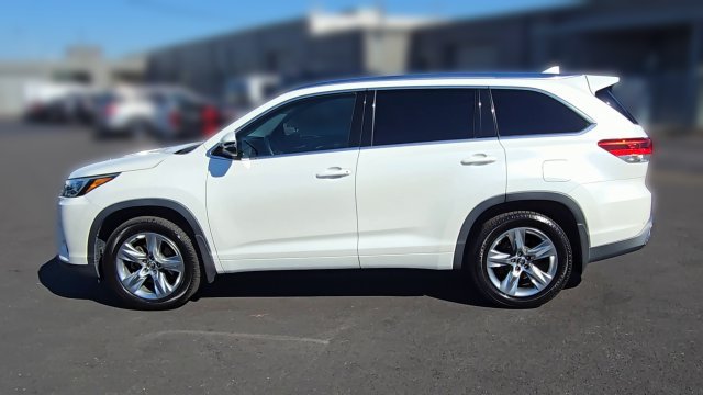 Used 2017 Toyota Highlander Limited AWD/4WD image 6