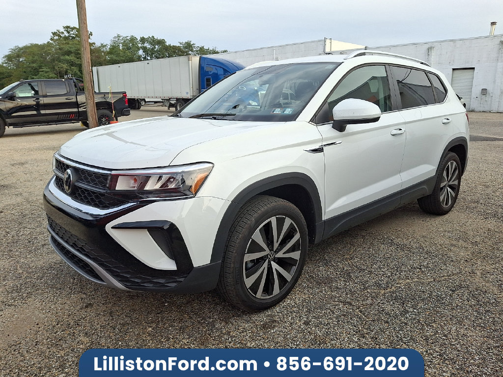 Used 2022 Volkswagen Taos SE AWD/4WD image 1