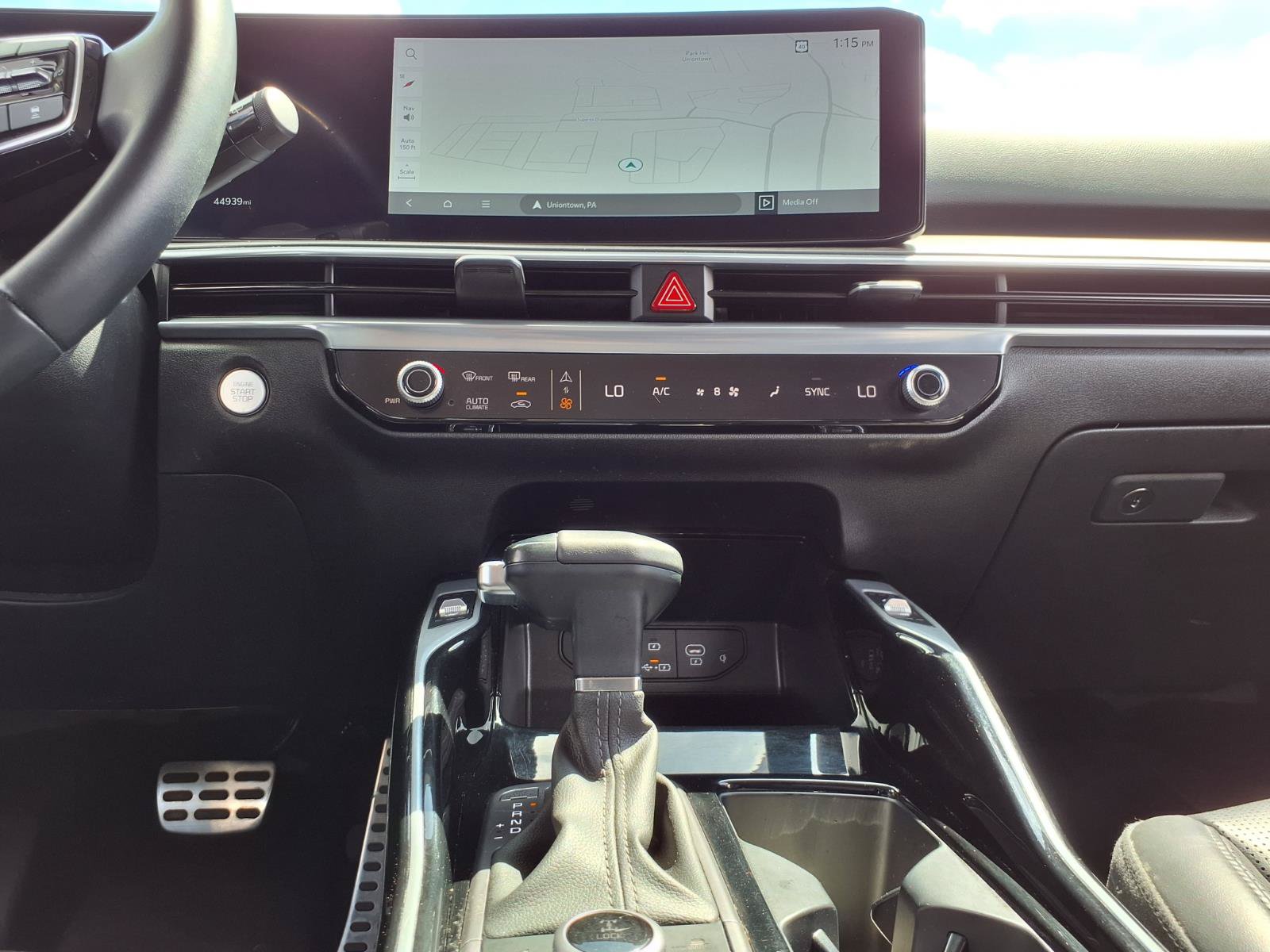 Used 2025 Kia Sorento SX AWD/4WD image 16