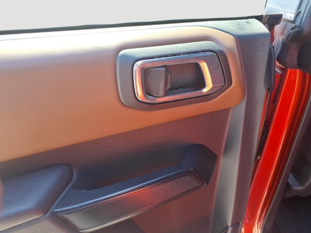 Certified 2024 Ford Bronco Outer Banks AWD/4WD image 9