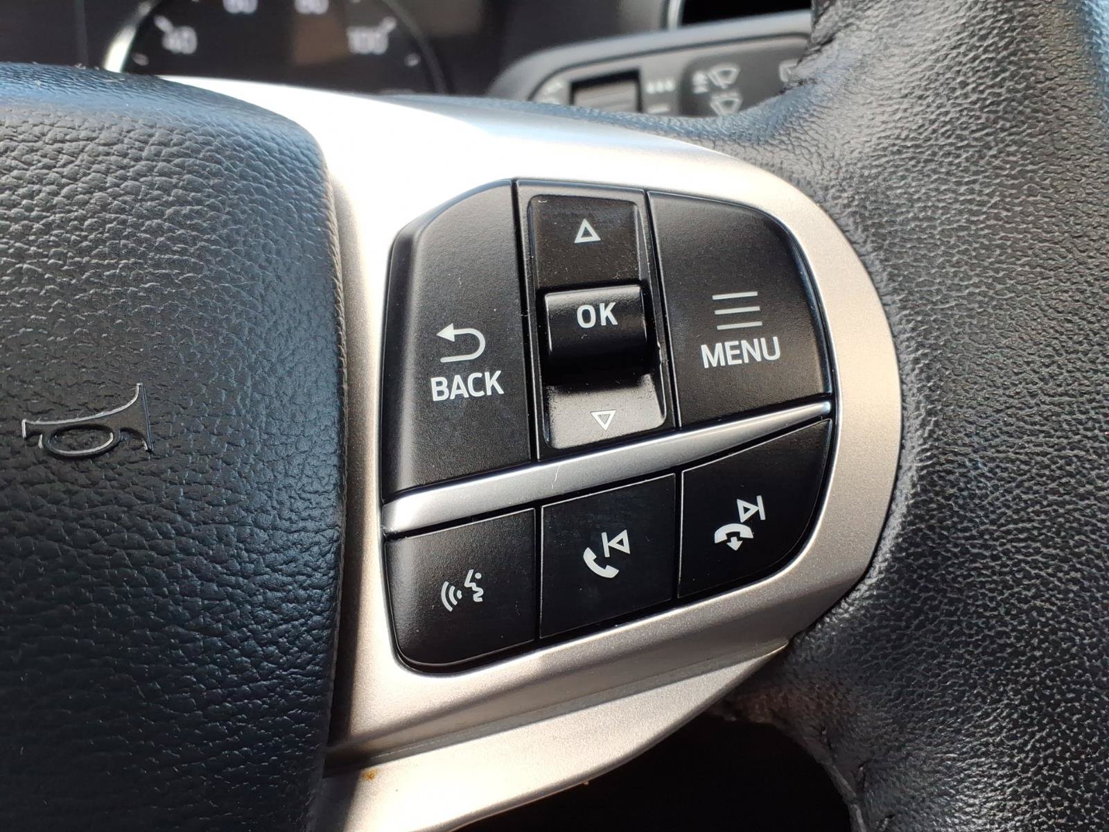 Certified 2024 Ford Explorer XLT w/ Equipment Group 202A AWD/4WD image 15