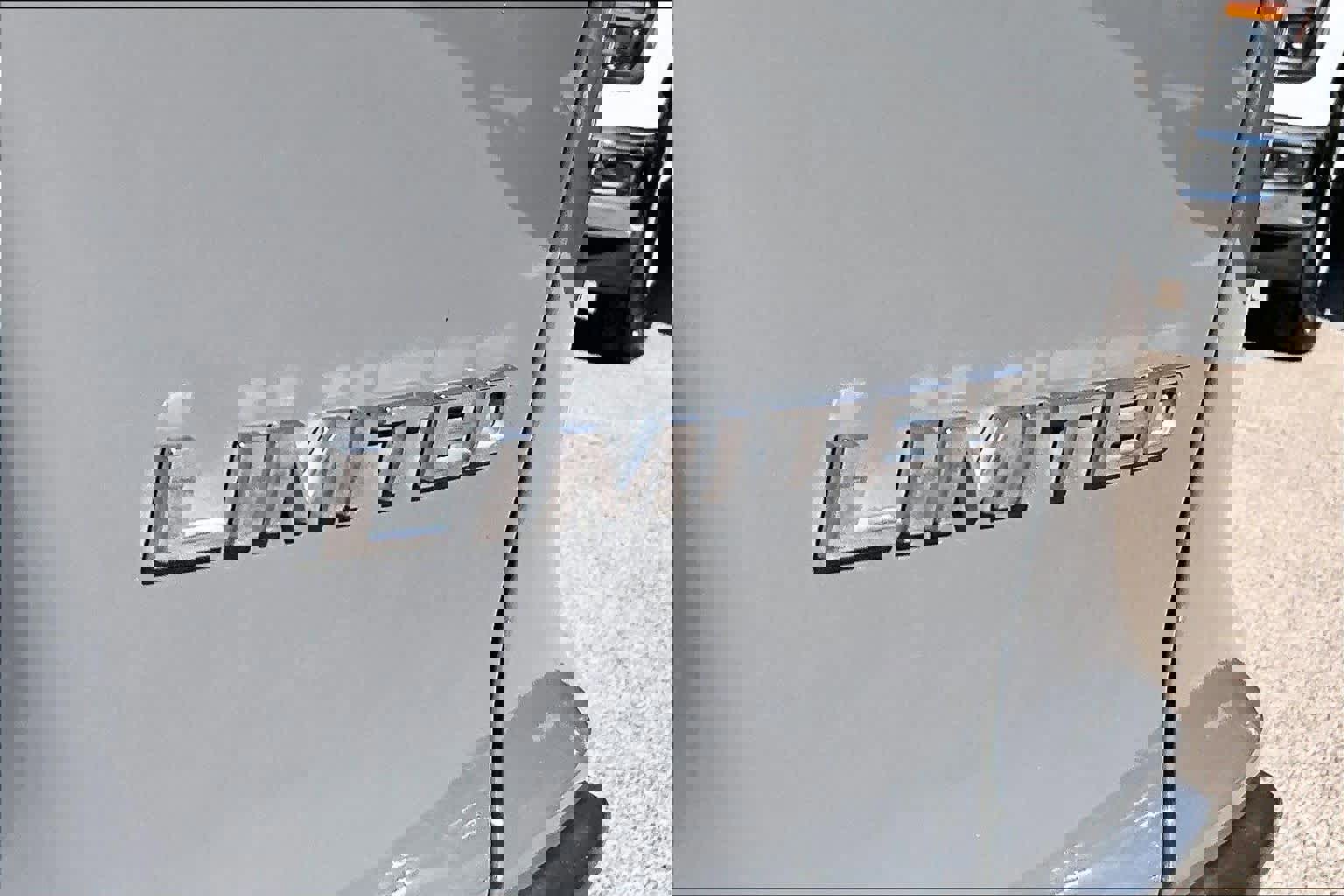 Used 2021 Jeep Cherokee Limited w/ Elite Package image 12