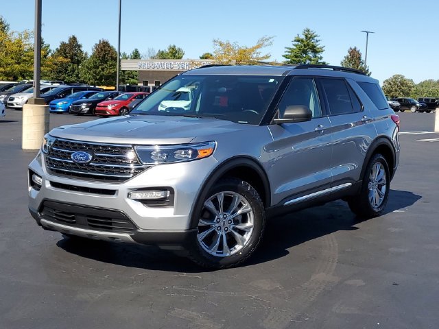 Certified 2024 Ford Explorer XLT w/ Equipment Group 202A AWD/4WD image 40