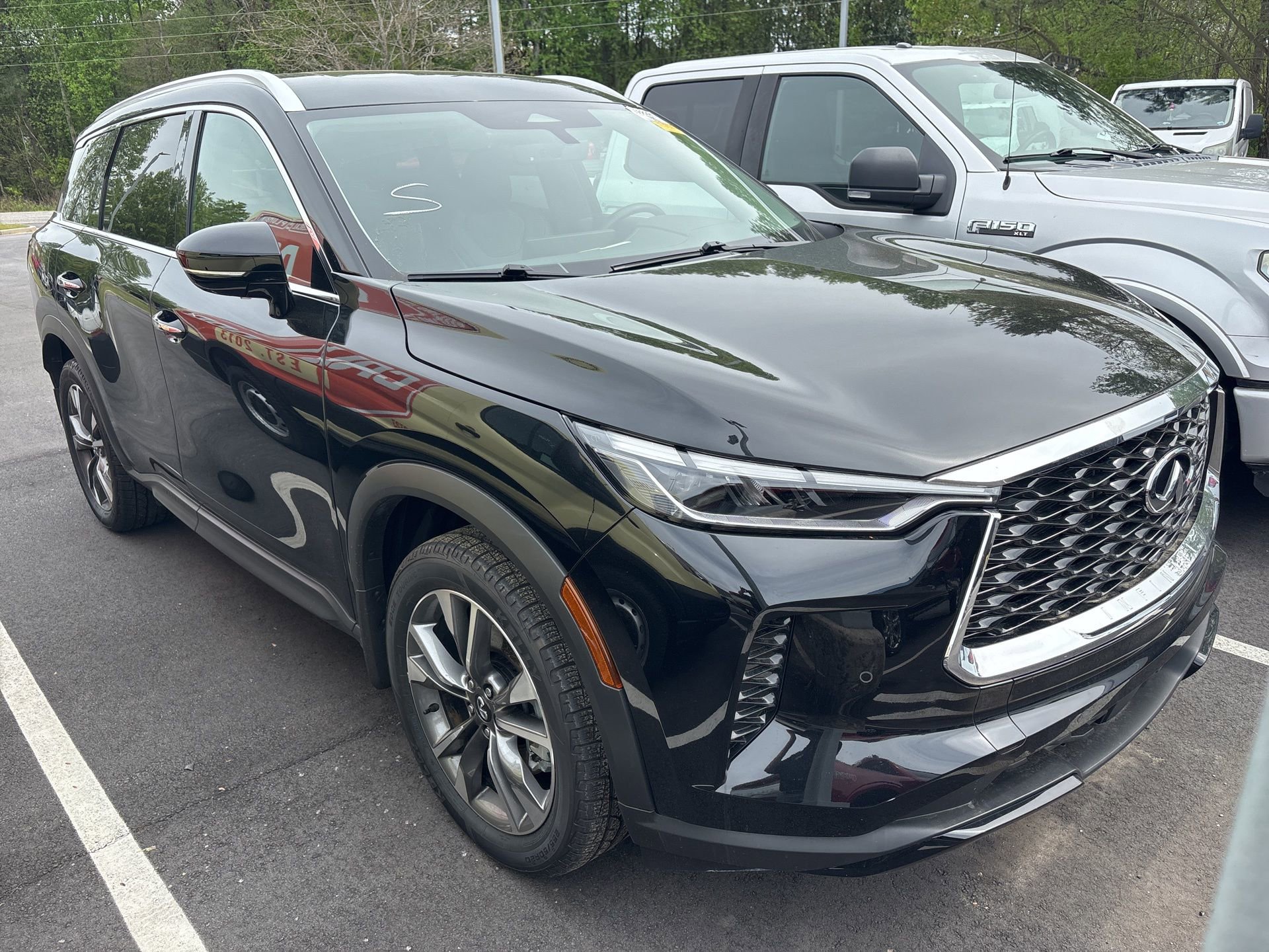 Used 2023 INFINITI QX60 Luxe w/ Cargo Package image 2