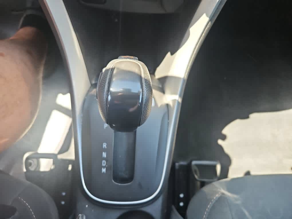 Used 2022 Chevrolet Trax LS w/ Tint and Cruise Package AWD/4WD image 18