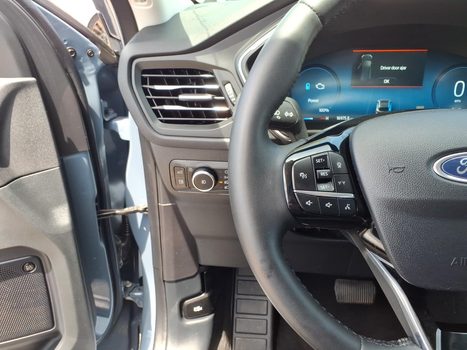 Certified 2024 Ford Escape SE w/ PHEV Premium Package FWD image 27