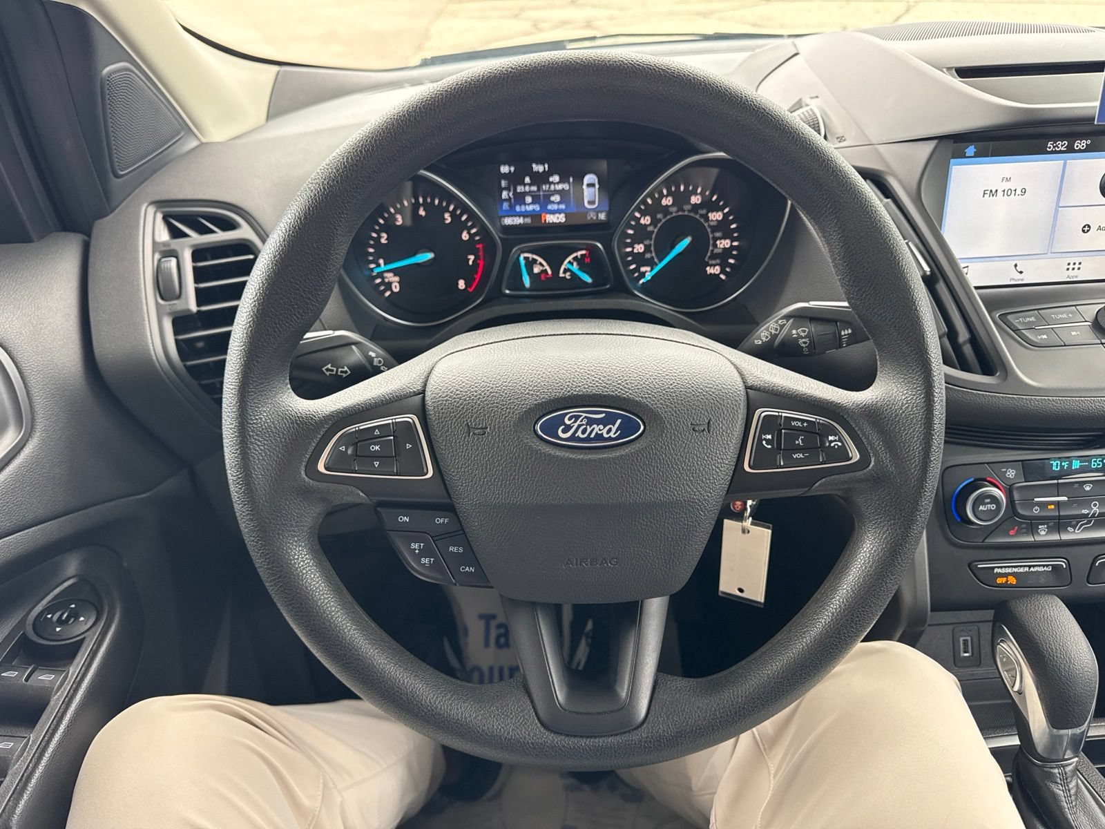 Certified 2018 Ford Escape SE w/ SE Sync 3 Package AWD/4WD image 29