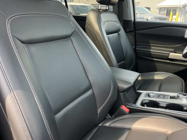 Certified 2024 Ford Explorer XLT w/ Equipment Group 202A AWD/4WD image 32