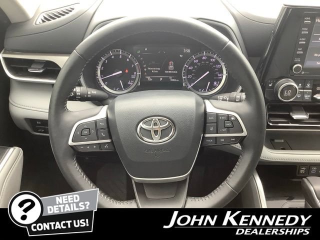 Used 2022 Toyota Highlander XLE AWD/4WD image 14