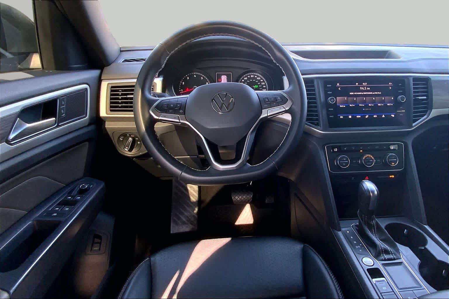 Used 2021 Volkswagen Atlas Cross Sport SE w/ V6 Towing Package FWD image 6