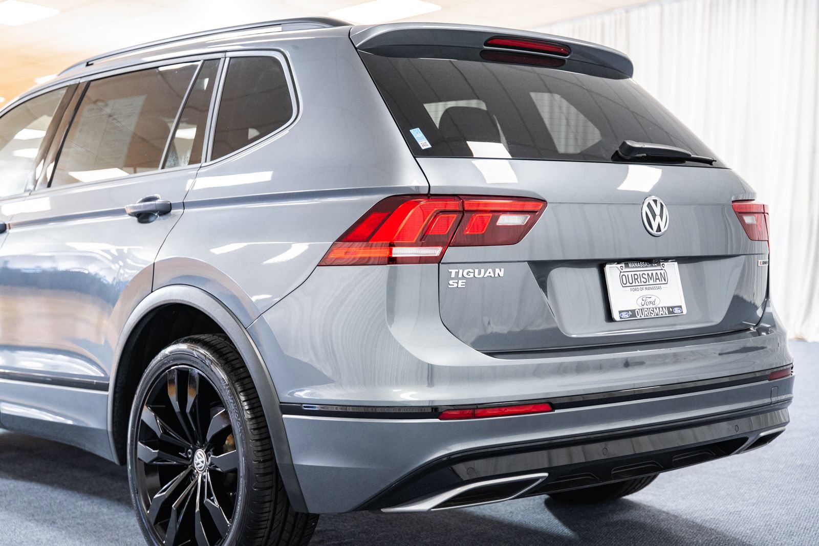 Used 2021 Volkswagen Tiguan SE R-Line image 6