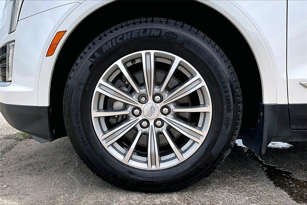 Used 2017 Cadillac XT5 Luxury w/ Driver Awareness Package image 35