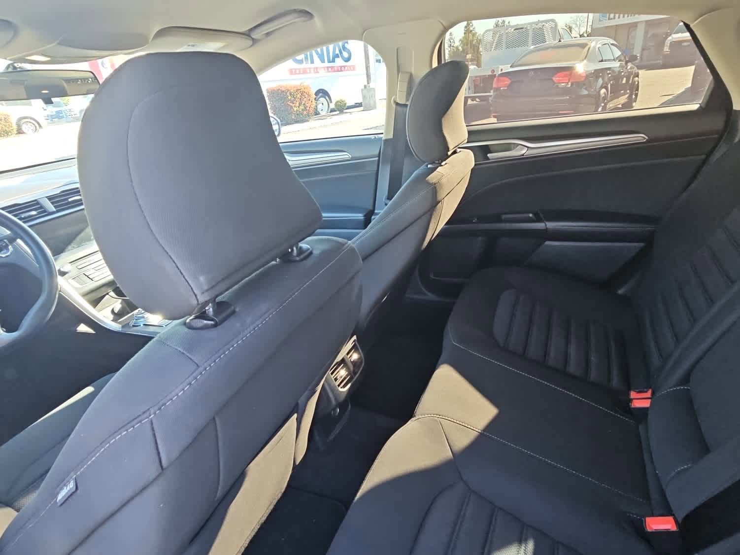 Certified 2017 Ford Fusion SE w/ Fusion SE Technology Package image 11