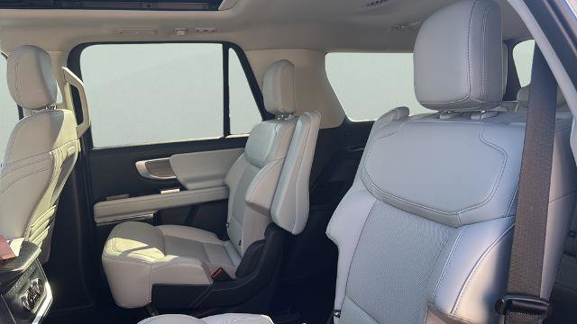 Certified 2025 Ford Expedition Platinum image 22