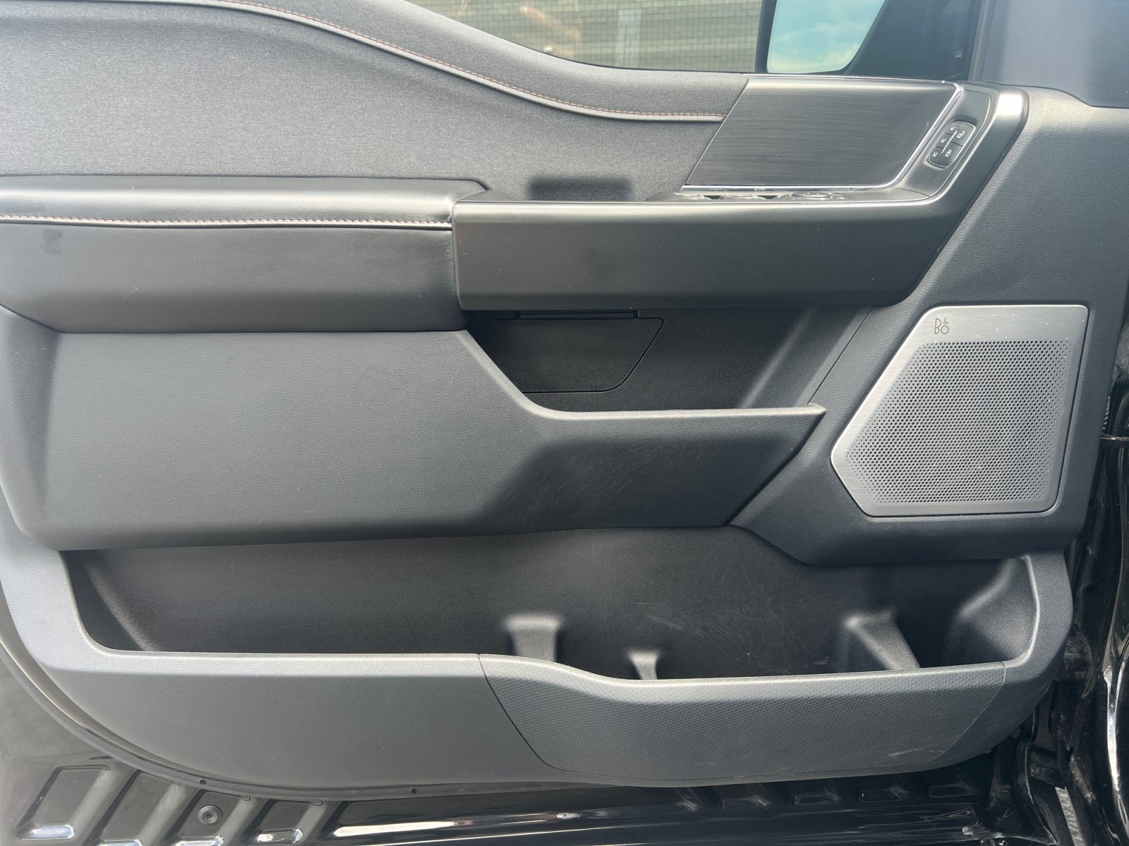 Certified 2022 Ford F150 Raptor w/ Raptor 37 Performance Package AWD/4WD image 10