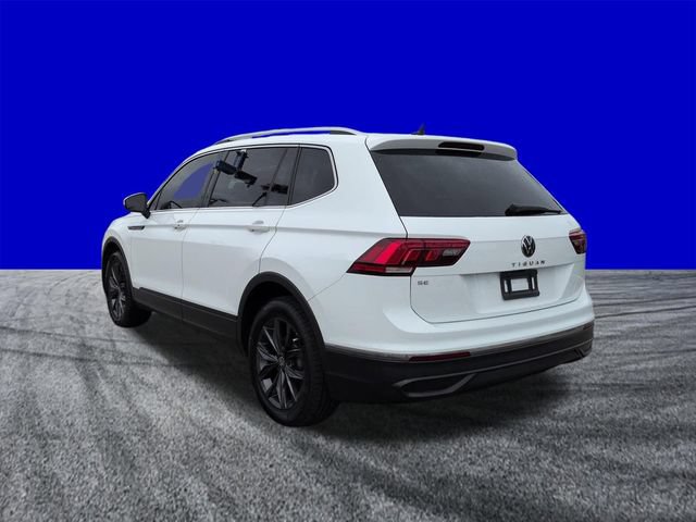 Used 2022 Volkswagen Tiguan SE w/ Panoramic Sunroof Package FWD image 6