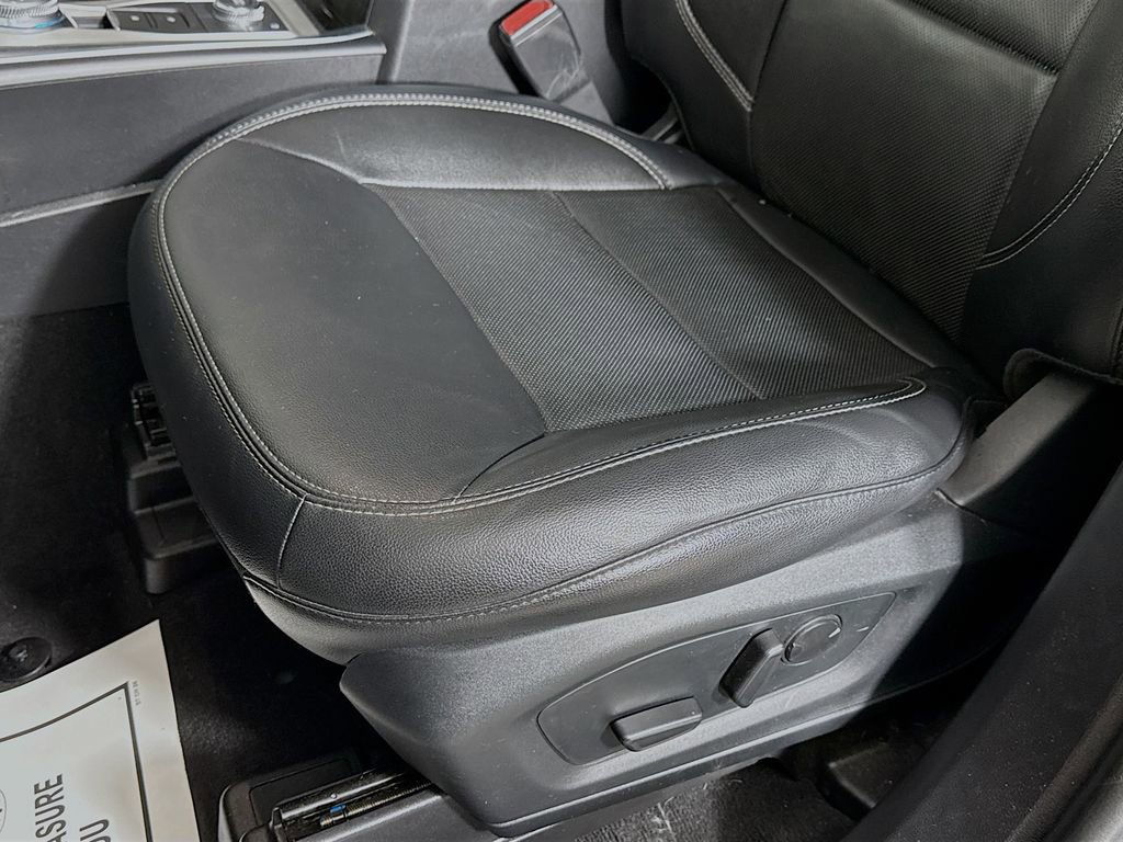 Certified 2022 Ford Explorer Limited w/ Equipment Group 301A image 20