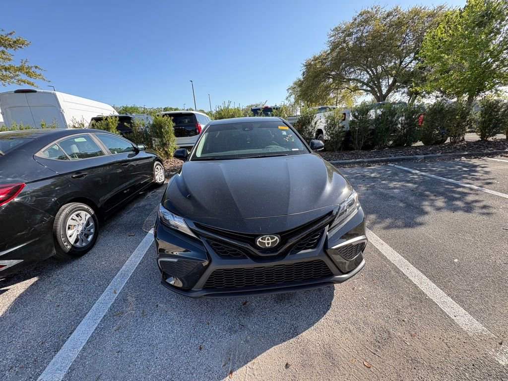 Used 2024 Toyota Camry SE w/ Convenience Package image 1