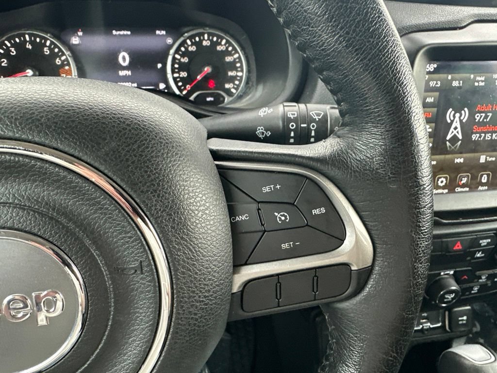 Used 2022 Jeep Renegade Latitude AWD/4WD image 35