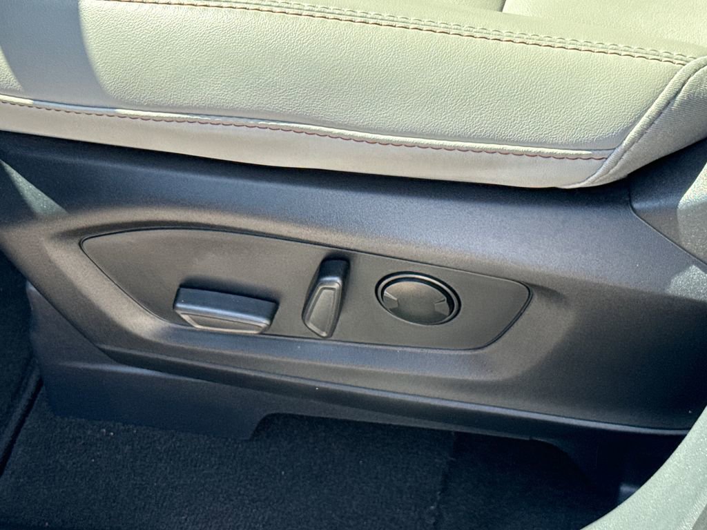 Certified 2025 Ford Explorer Active w/ Active Comfort Package image 24