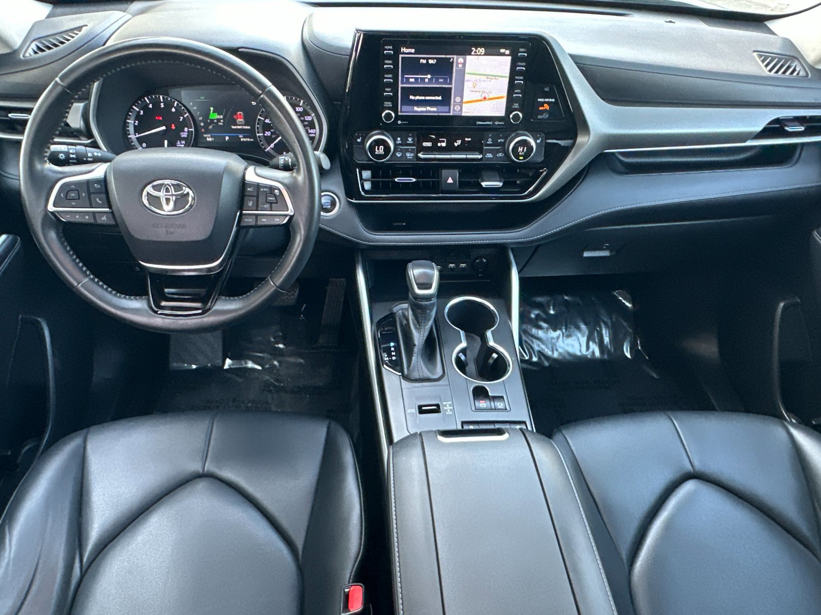 Used 2020 Toyota Highlander XLE image 13