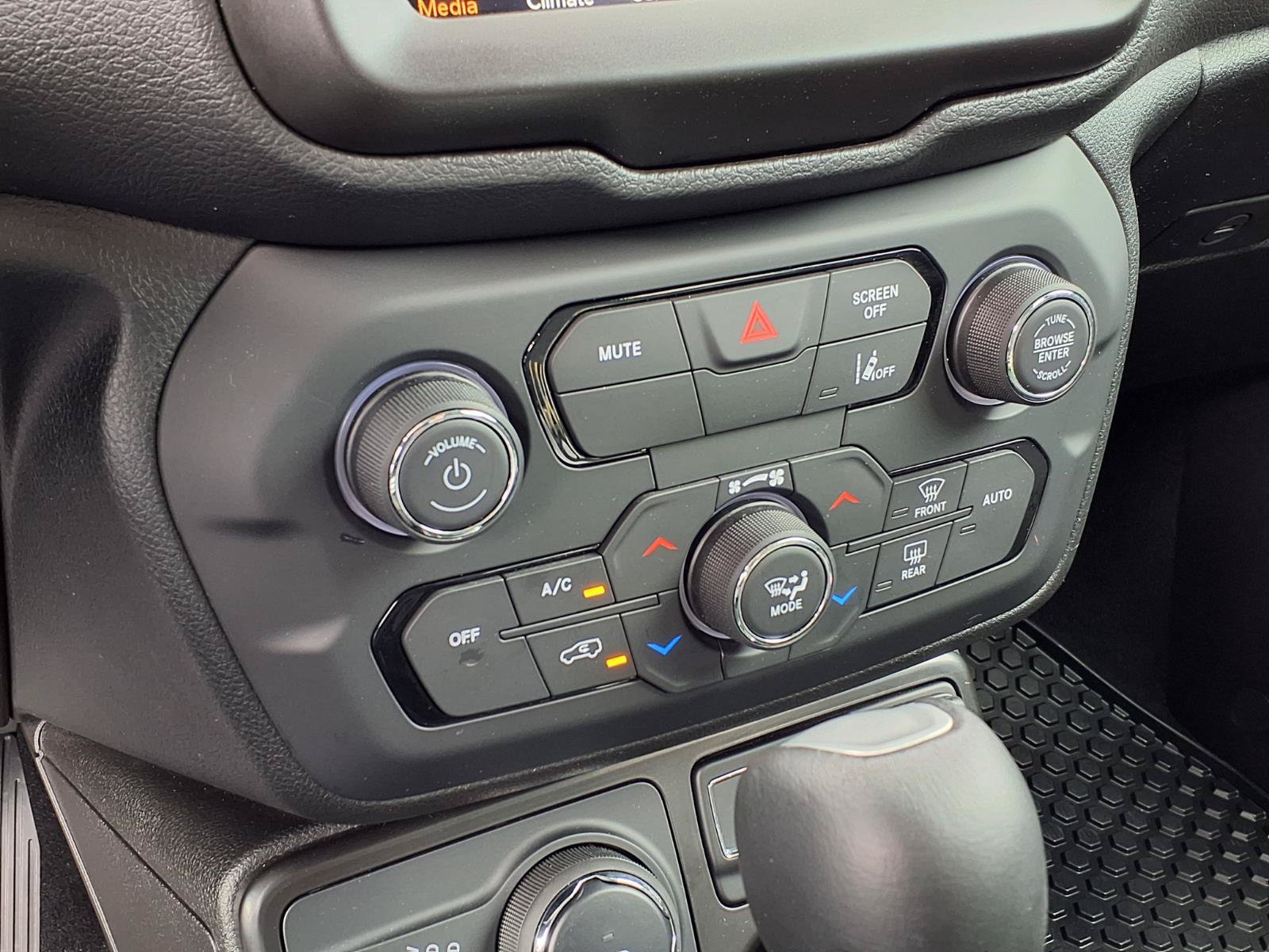 Used 2023 Jeep Renegade Limited AWD/4WD image 6