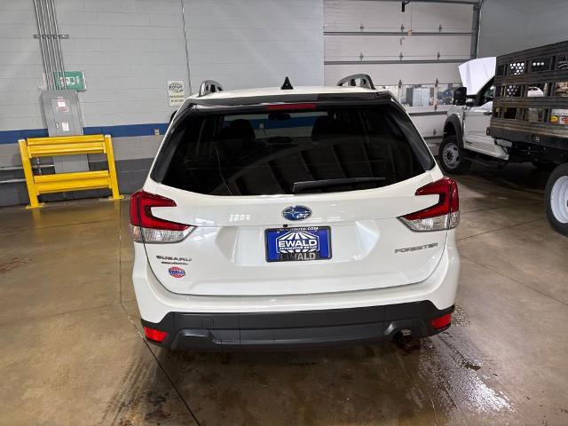 Used 2024 Subaru Forester Premium AWD/4WD image 5