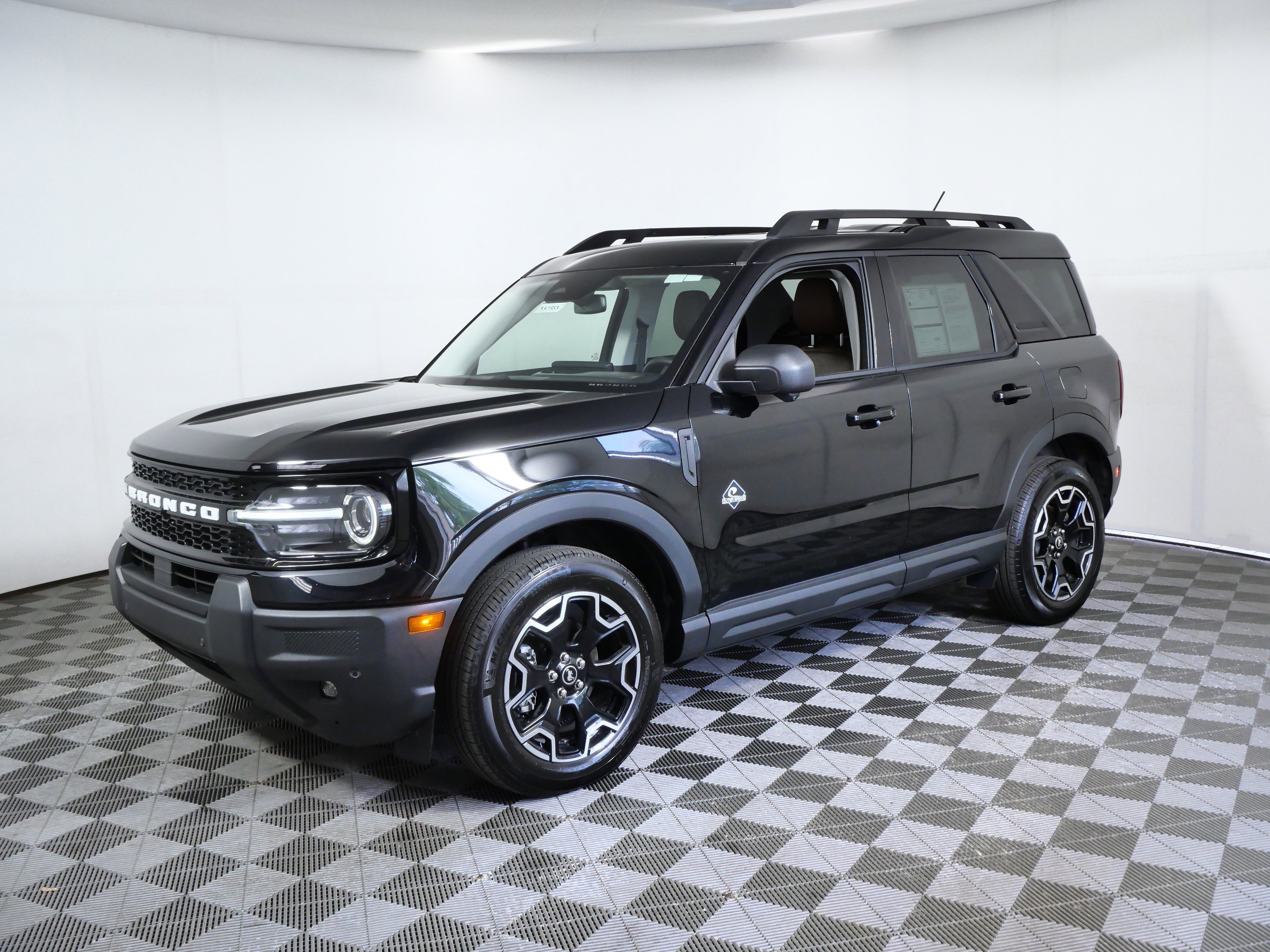 Certified 2025 Ford Bronco Sport Outer Banks w/ Outer Banks Tech Package+ AWD/4WD image 5